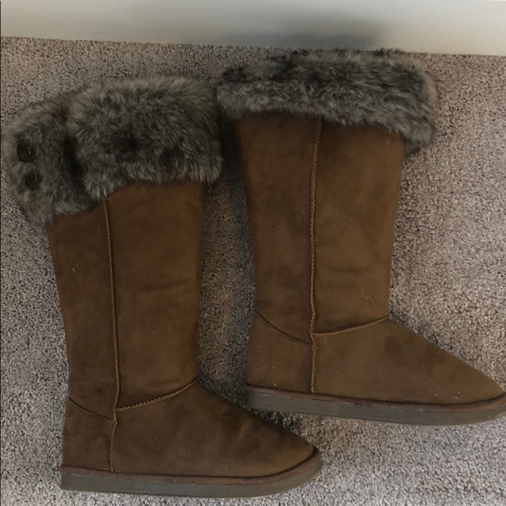 NWOT - Brown Fur Boots